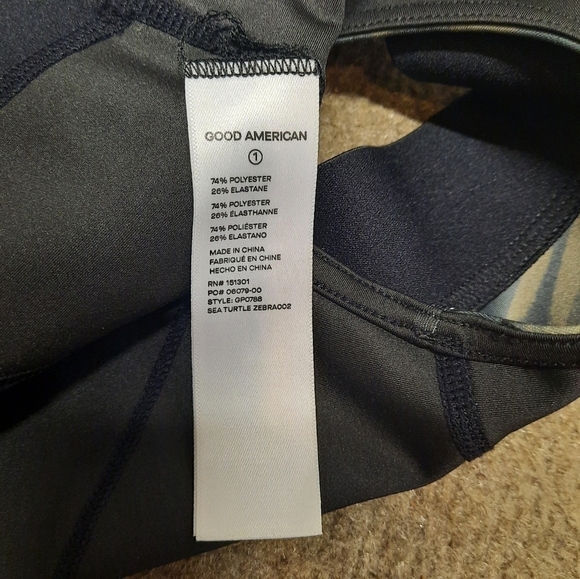 GOOD AMERICAN (Size 1 aka Small) Sea Turtle Zebra Sports Bra Black Green - Picture 7 of 9